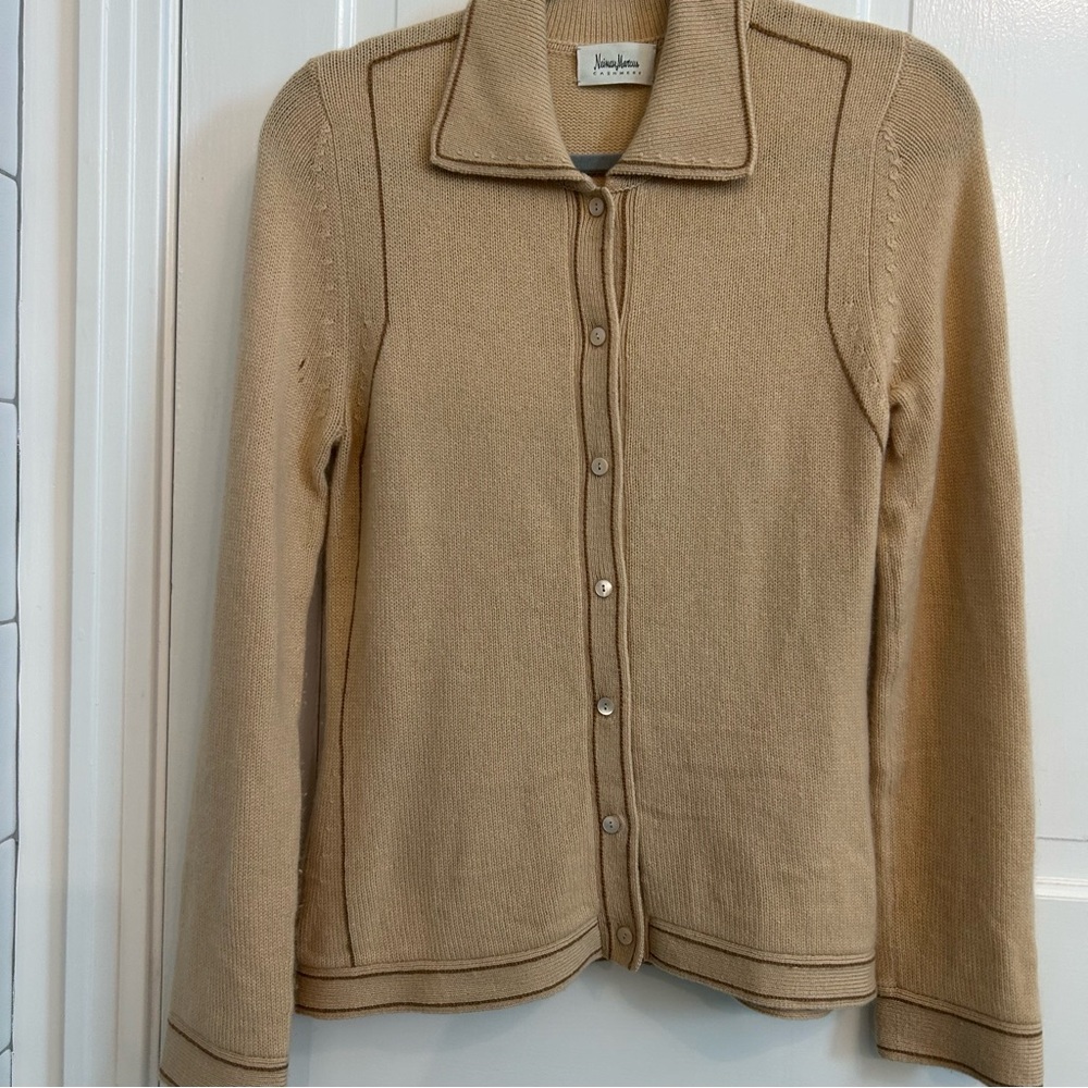 Neiman Marcus Cashmere sweater